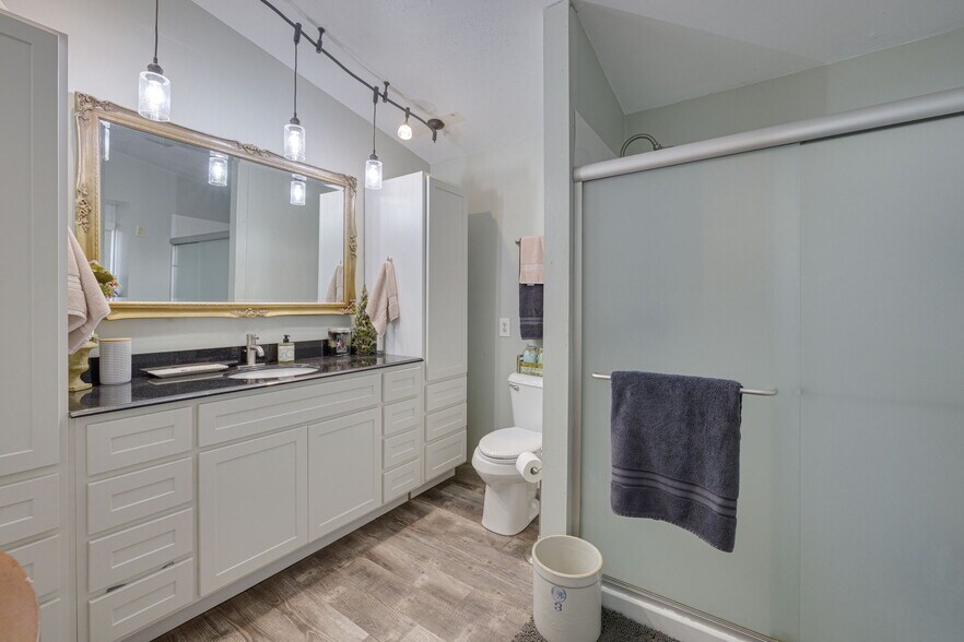 More Photos Of 305 N Main St, Ste Genevieve Storefront Retail Residential For Sale