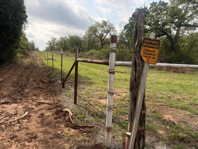 More Photos Of 2548 County Road 2690, Alvord Land For Sale