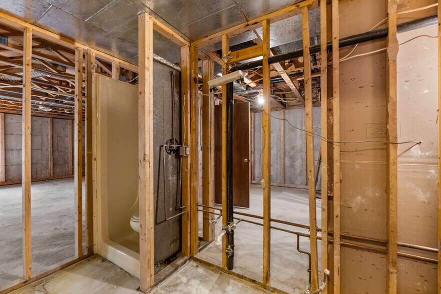 More Photos Of 106 Shadybrook Dr, Cheney Office For Sale