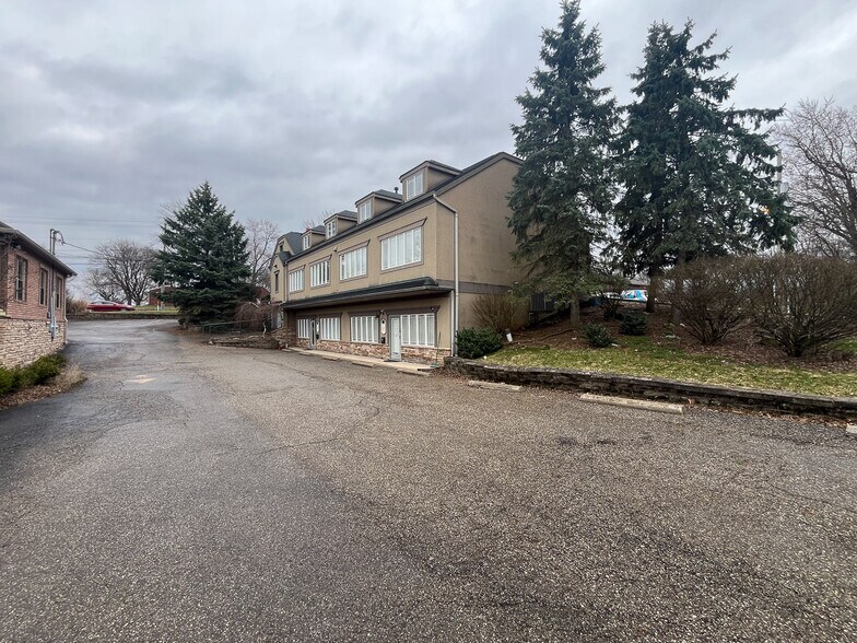 More Photos Of 2259 Whipple Ave NW, Canton Office For Sale