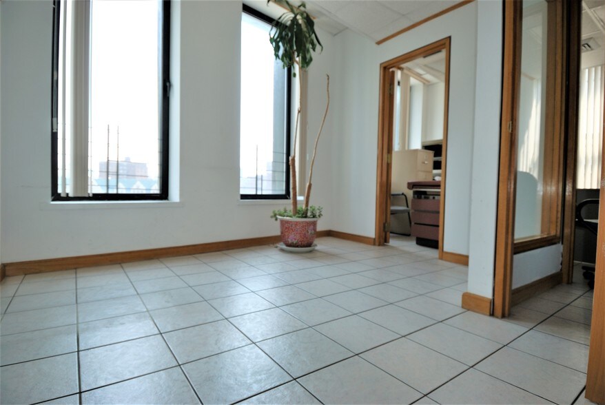 More Photos Of 7-8 Chatham Sq, New York Office For Lease