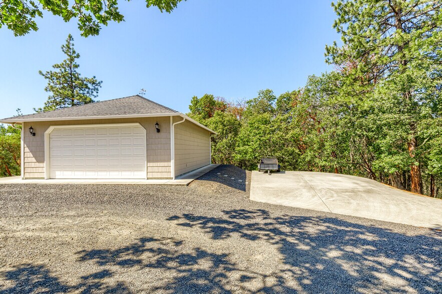 More Photos Of 17373 Antioch Rd, White City Land For Sale