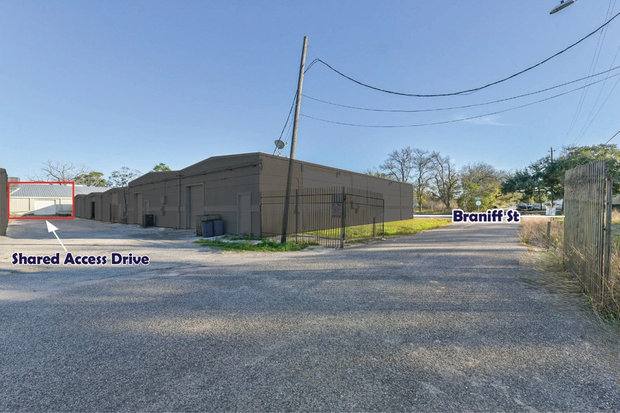 More Photos Of 8313 Braniff St, Houston Warehouse For Sale