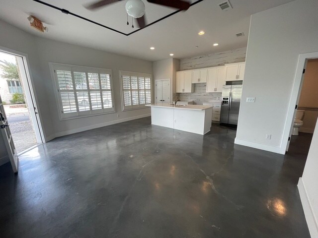More Photos Of 979 N Academy Ave, New Braunfels Apartments For Lease