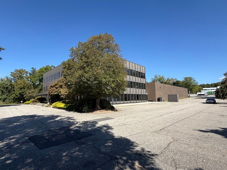 More Photos Of 420 Columbus Ave, Valhalla Office For Lease
