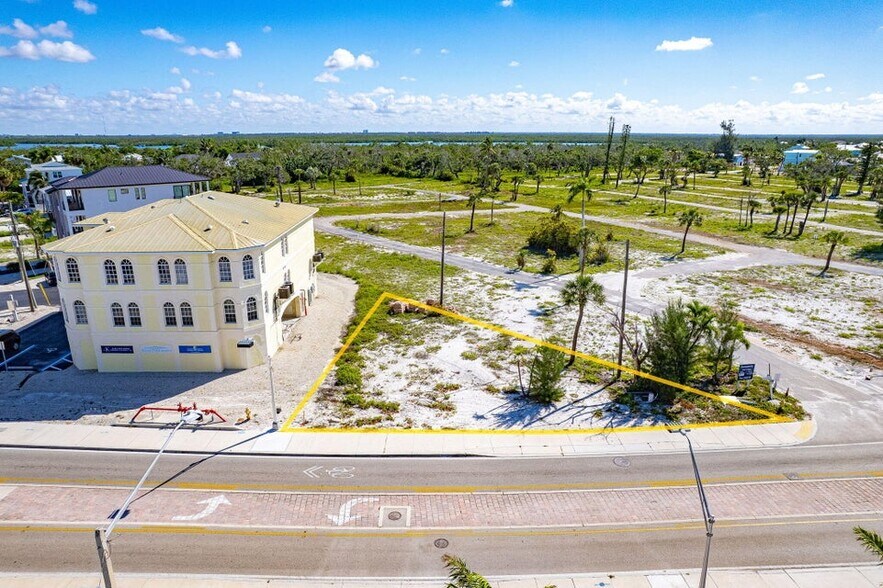 More Photos Of 2915 Estero Blvd, Fort Myers Land For Sale