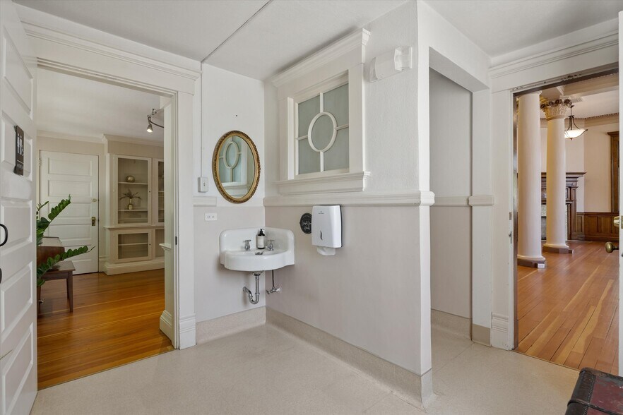 More Photos Of 909 Jefferson St, Red Bluff Specialty For Sale