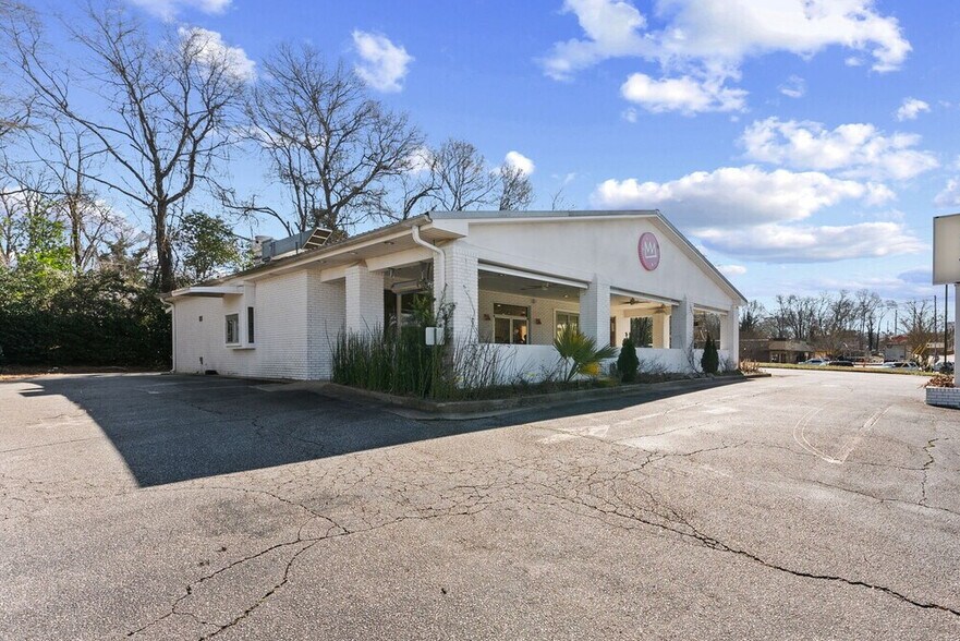 Primary Photo Of 64 N Main St, Watkinsville Restaurant For Sale