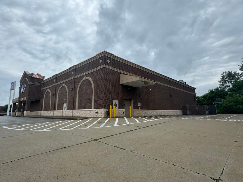 More Photos Of 1396 W Chestnut St, Washington Drugstore For Lease