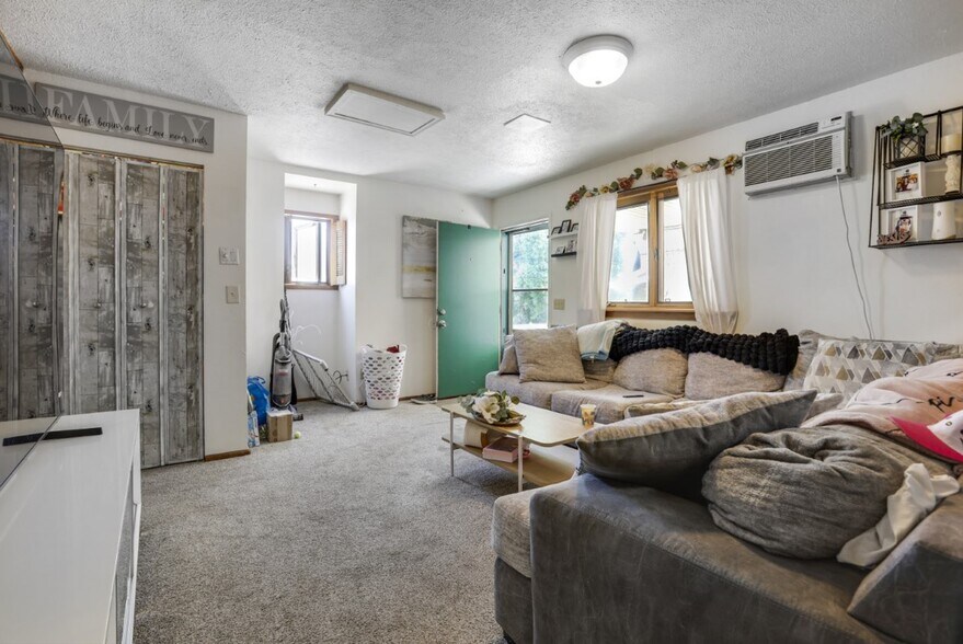More Photos Of 287-293 S Hoyt St, Lakewood Apartments For Sale