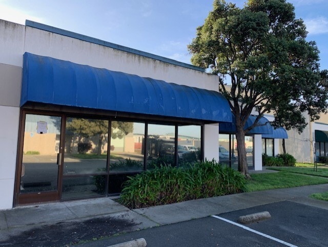 Primary Photo Of 4723 Tidewater Ave, Oakland Showroom For Lease