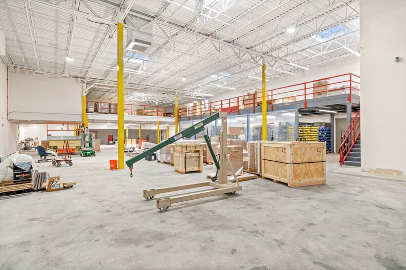 More Photos Of 16 Jonspin Rd, Wilmington Flex For Lease