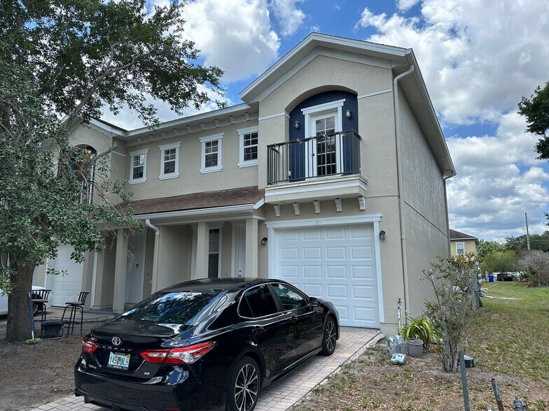 More Photos Of 1800 Bassinger St, Kissimmee Apartments For Sale