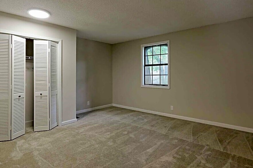 More Photos Of 324 Walton Ferry Rd, Hendersonville Apartments For Sale