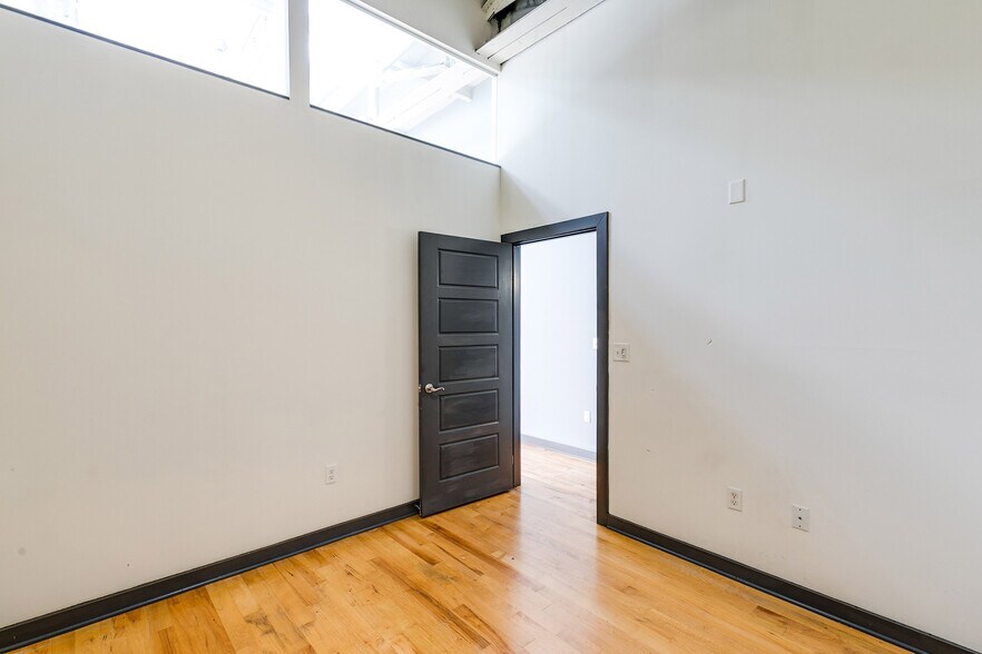 More Photos Of 325 Brown St, Petersburg Apartments For Lease