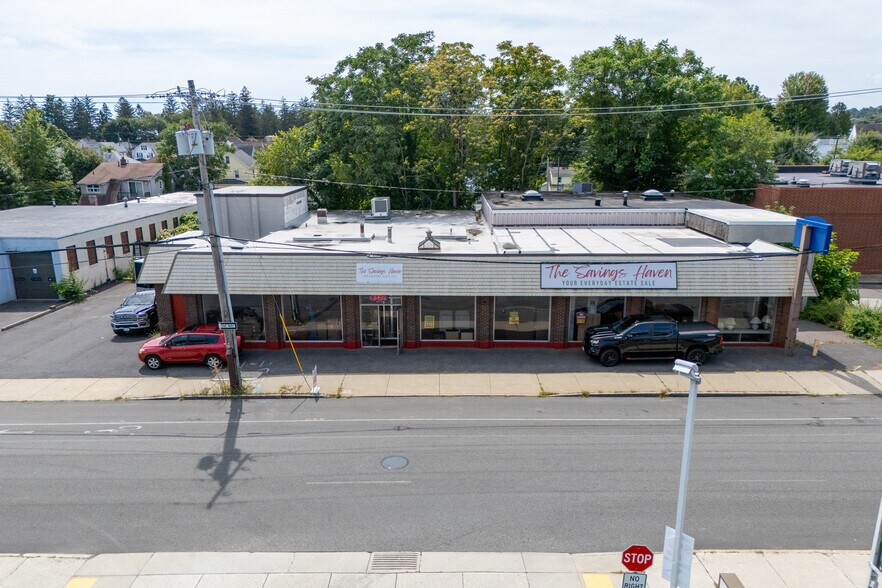 More Photos Of 1594 Dwight St, Holyoke Freestanding For Lease