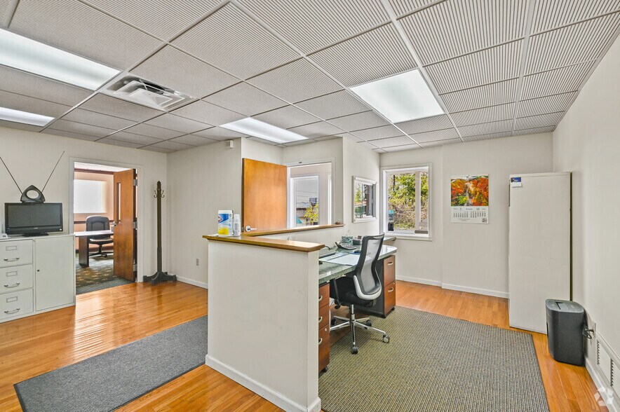 More Photos Of 5 Pethick Dr, Plains Township Office For Lease