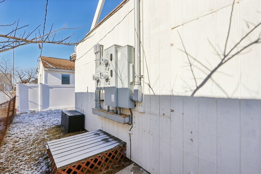 More Photos Of 1409 NW Central Ave, Seaside Park Freestanding For Sale