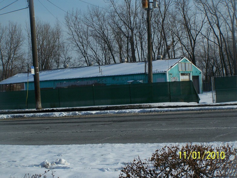 Primary Photo Of 13745 S Avenue O, Chicago Carwash For Sale