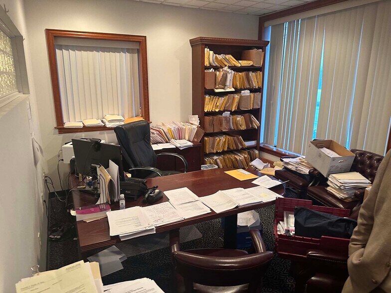 More Photos Of 381 N 9th Ave, Scranton Medical For Sale