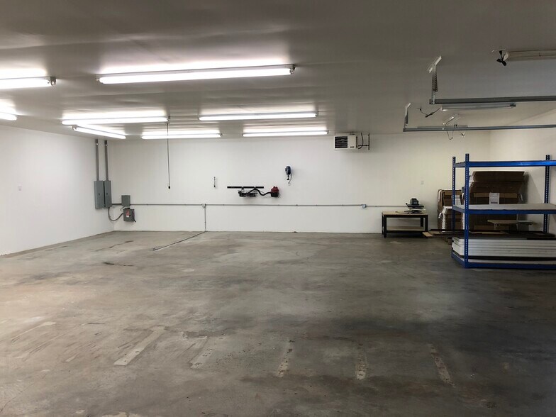 More Photos Of 1225 Ransdell Ct, Lebanon Warehouse For Lease