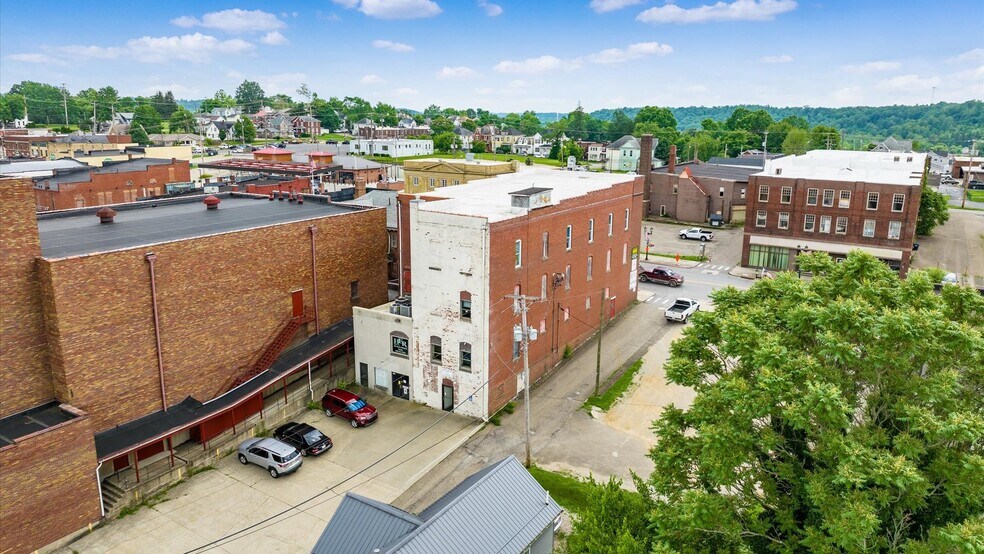 More Photos Of 927 Wheeling Ave, Cambridge Medical For Lease