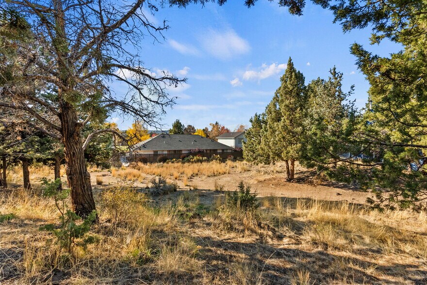 More Photos Of 2101 NE Holliday Ave, Bend Land For Sale