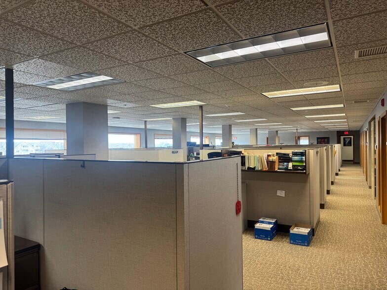 More Photos Of 712 Riverfront Dr, Sheboygan Office For Lease
