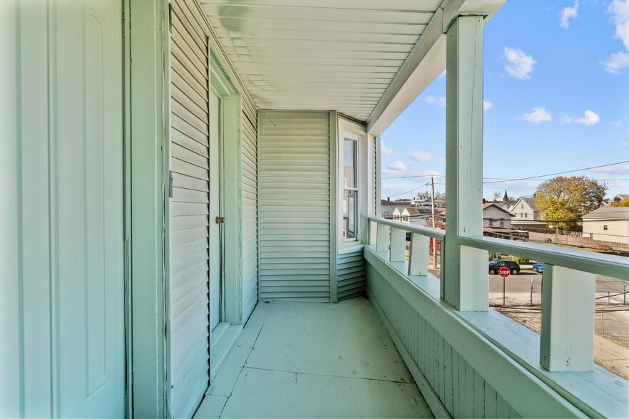 More Photos Of 746 Maple St, Bridgeport Apartments For Sale