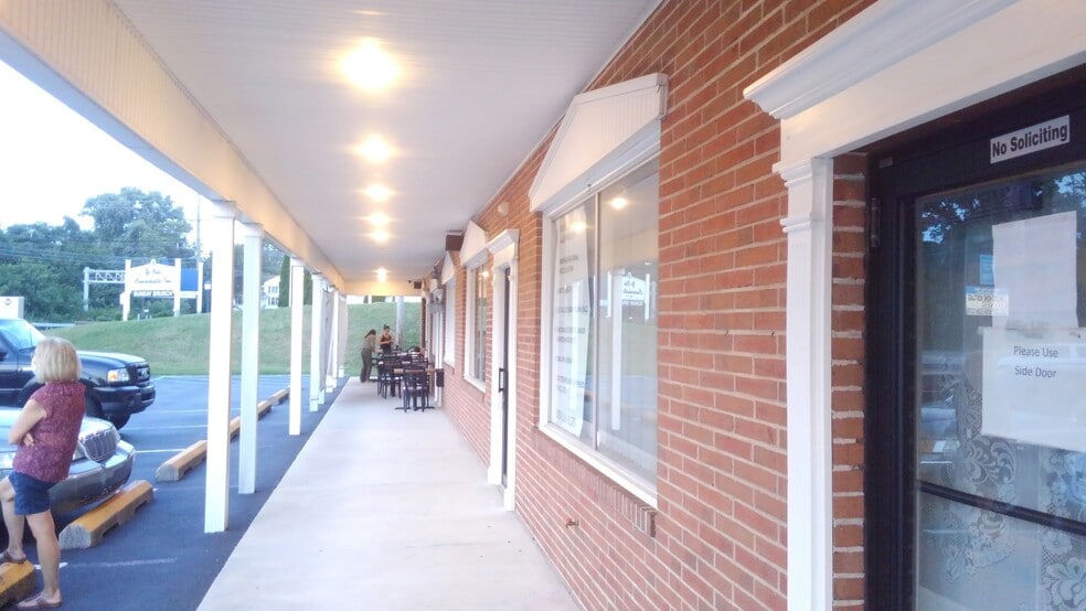 More Photos Of 790 Baltimore Pike, Concordville Storefront Retail Office For Lease