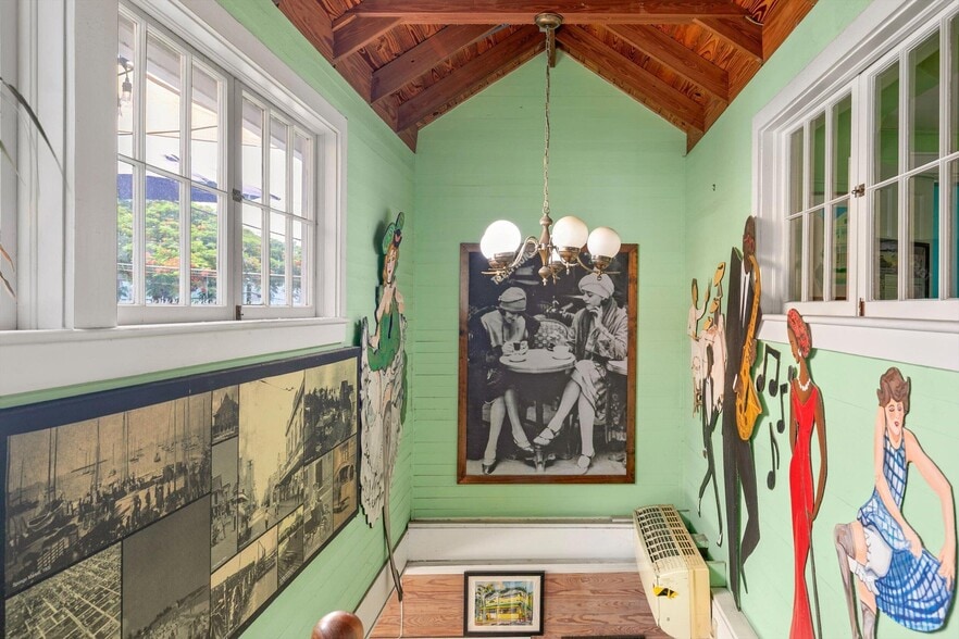 More Photos Of 1215 Duval St, Key West Restaurant For Sale