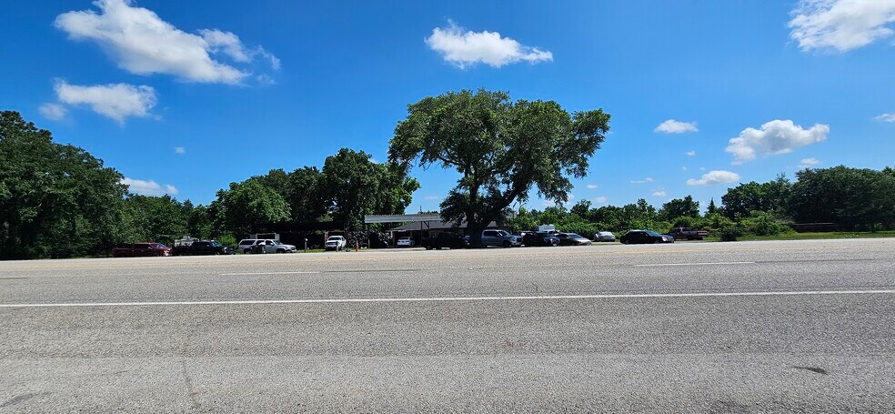 More Photos Of 19624 E Highway 6, Alvin Warehouse For Sale