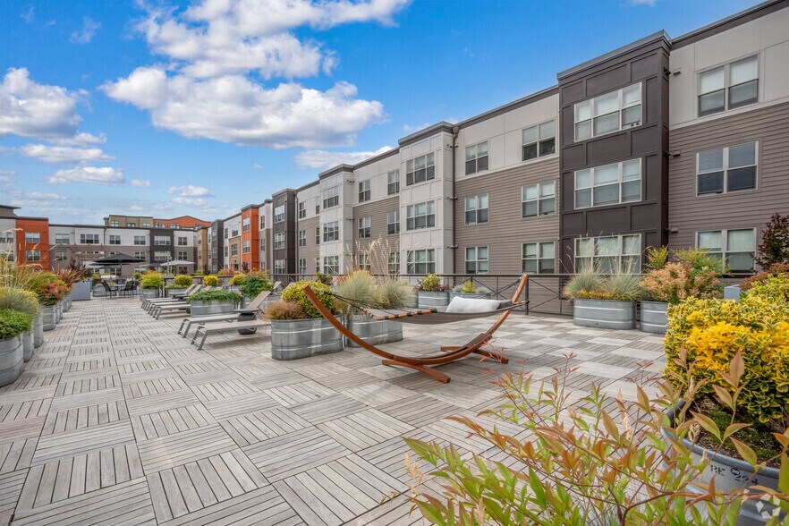 More Photos Of 1030 NE Orenco Station Pky, Hillsboro Apartments For Lease