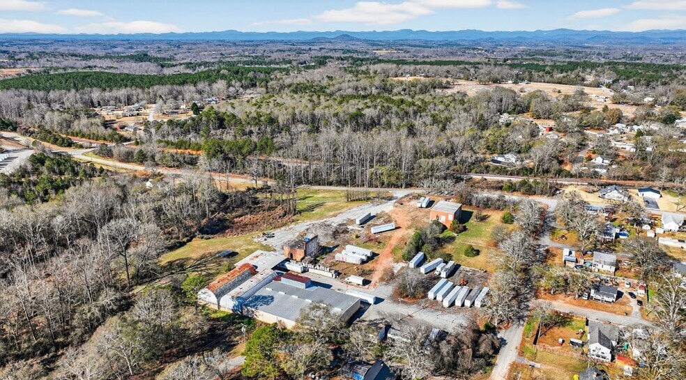More Photos Of 500 Maplecroft St, Liberty Land For Lease