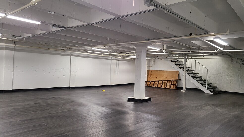More Photos Of 969 N Hill St, Los Angeles Storefront For Lease