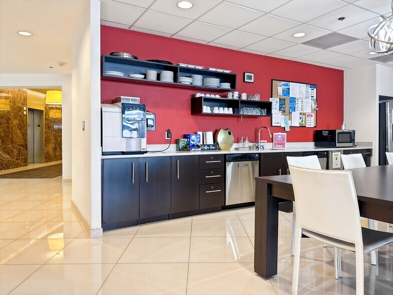 More Photos Of 3 Bethesda Metro Center, Bethesda Coworking Space