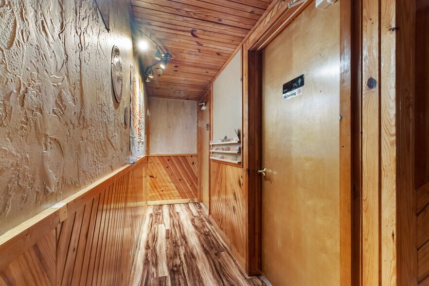 More Photos Of 7450 Highway 187, Eureka Springs Restaurant For Sale