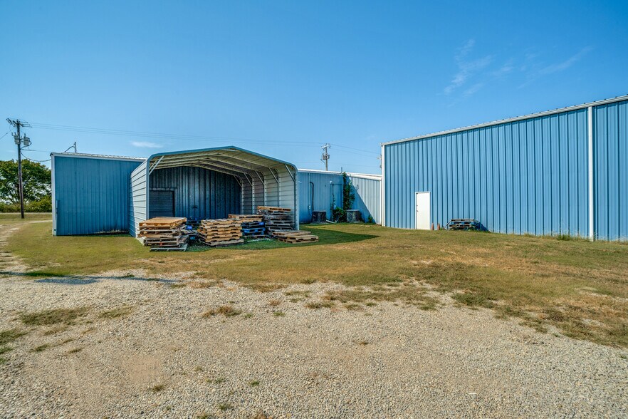 More Photos Of 473 FM 3133, Van Alstyne Warehouse For Lease