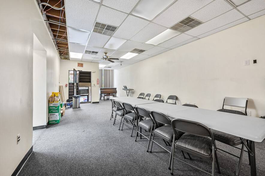 More Photos Of 1142A S Railroad Ave, Staten Island Office For Sale