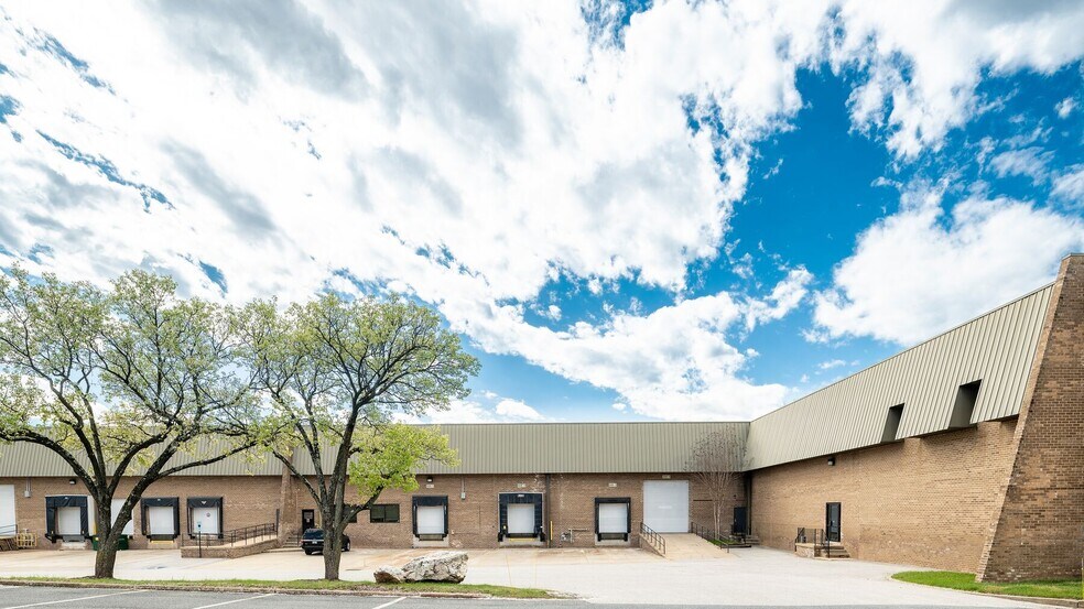 More Photos Of 8679 Greenwood Pl, Savage Unknown For Lease