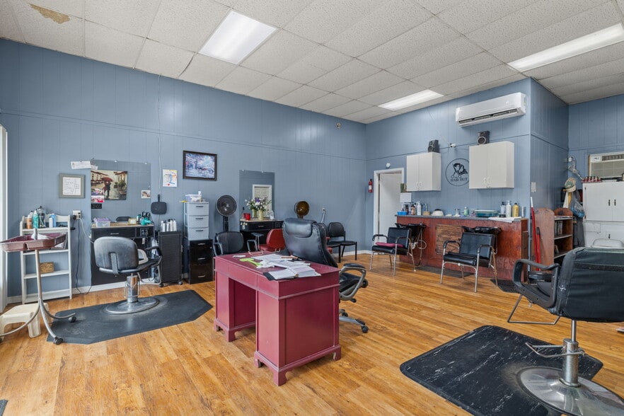 More Photos Of 11070 Highway 20, Florence General Retail For Sale