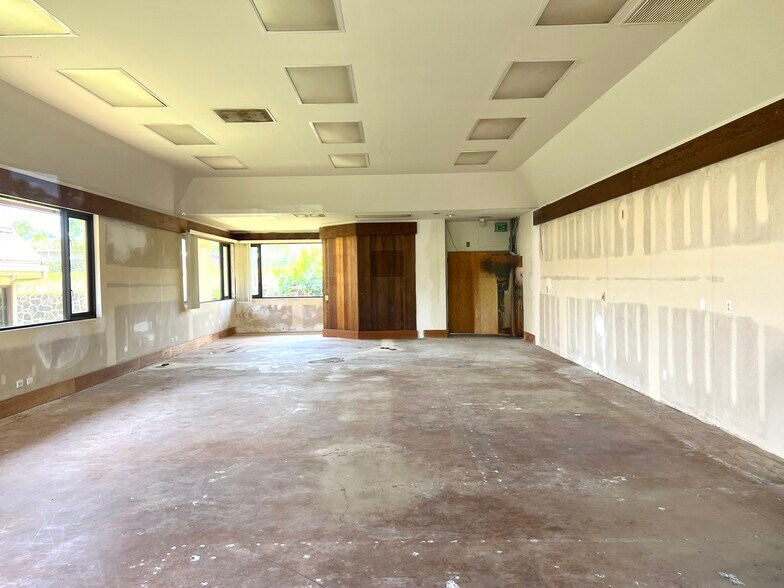 More Photos Of 4393 Kukui Grove St, Lihue General Retail For Lease