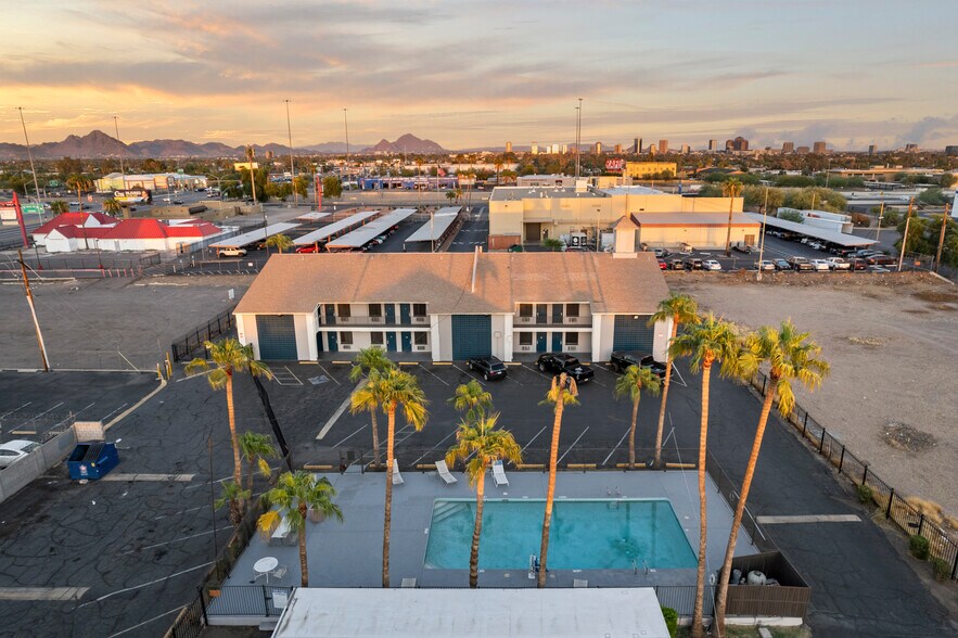 More Photos Of 4021 N 27th Ave, Phoenix Hotel For Sale