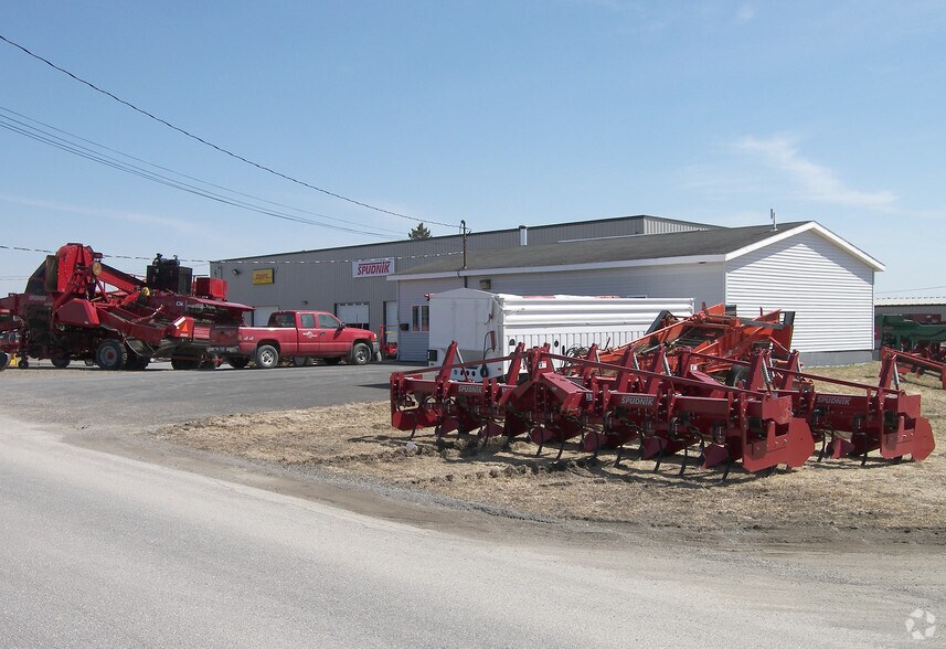 Primary Photo Of 110 Airport Dr, Presque Isle Service For Lease