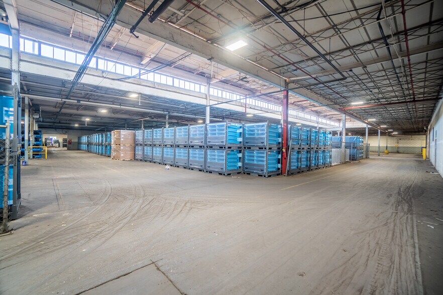 More Photos Of 190 E Polk St, Orleans Manufacturing For Lease