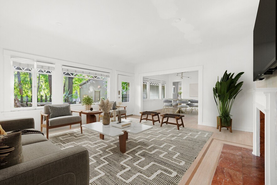 More Photos Of 1908 Hillcrest Rd, Los Angeles Apartments For Sale