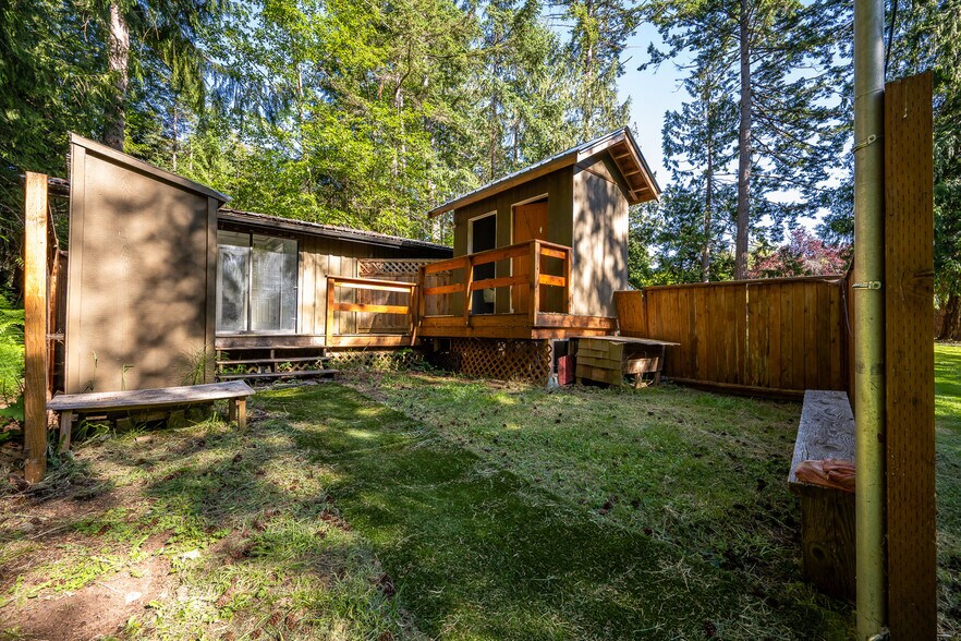 More Photos Of 1885 Central Rd, Hornby Island Land For Sale