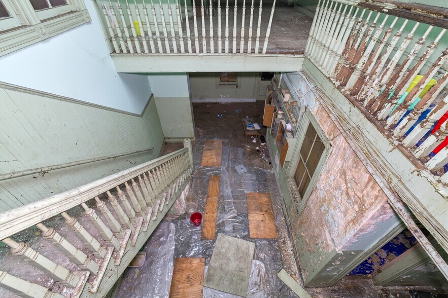 More Photos Of 1081-1087 Mt Vernon ave, Columbus Flex For Sale