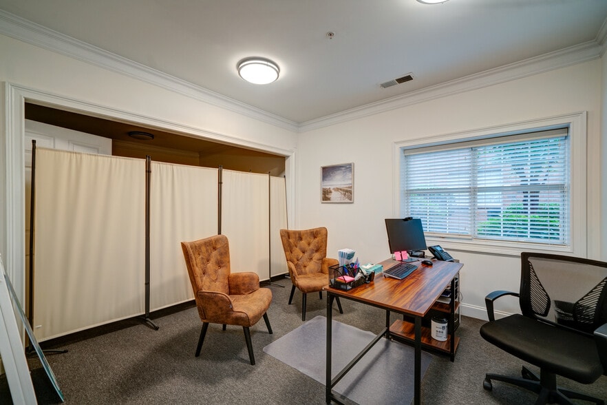 More Photos Of 401-413 Creekstone Rdg, Woodstock Office Residential For Sale