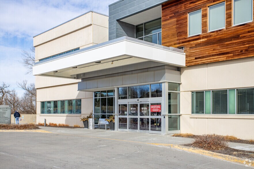 More Photos Of 2510 Bellevue Medical Center Dr, Bellevue Medical For Lease